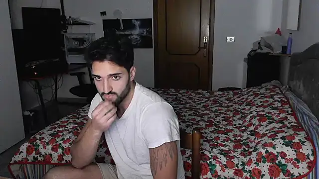 Snapshot of Alexox02 chatting on November 8, 2025, 4:51 pm Alexox02 online show from November 8, 2025, 4:51 pm