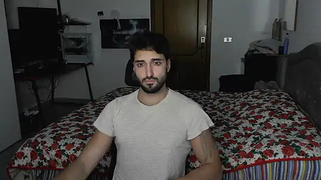 Snapshot of Alexox02 chatting on November 16, 2025, 7:19 pm Alexox02 online show from November 16, 2025, 7:19 pm