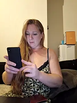 Snapshot of MazySun chatting on September 13, 2025, 8:41 pm MazySun online show from September 13, 2025, 8:41 pm