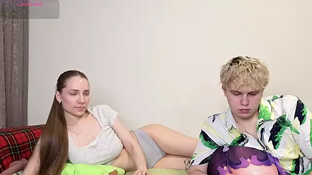 Emily and Ilumi online show from February 27, 2026, 3:17 am