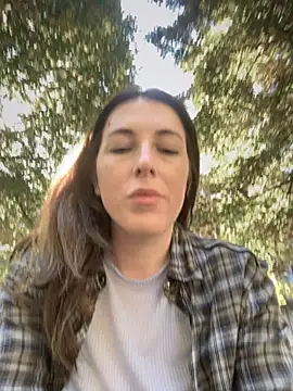 Snapshot of MommmyYummy chatting on September 12, 2025, 9:20 am MommmyYummy online show from September 12, 2025, 9:20 am