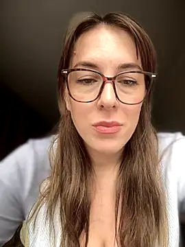 Snapshot of MommmyYummy chatting on September 18, 2025, 9:44 am MommmyYummy online show from September 18, 2025, 9:44 am