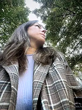 Snapshot of MommmyYummy chatting on September 27, 2025, 1:16 pm MommmyYummy online show from September 27, 2025, 1:16 pm