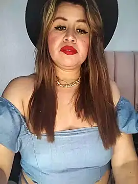 Snapshot of isabellacen chatting on February 20, 2026, 2:30 am isabellacen online show from February 20, 2026, 2:30 am