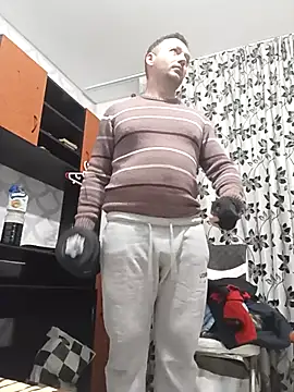 Snapshot of florin421 chatting on March 9, 2026, 5:00 am florin421 online show from March 9, 2026, 5:00 am