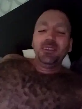 Snapshot of florin421 chatting on March 10, 2026, 3:06 pm florin421 online show from March 10, 2026, 3:06 pm