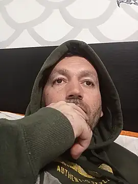 Snapshot of florin421 chatting on March 12, 2026, 7:58 am florin421 online show from March 12, 2026, 7:58 am