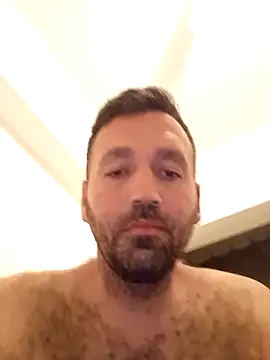 Snapshot of florin421 chatting on March 20, 2026, 5:40 pm florin421 online show from March 20, 2026, 5:40 pm