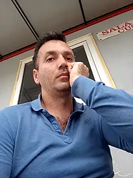 Snapshot of florin421 chatting on March 25, 2026, 11:49 am florin421 online show from March 25, 2026, 11:49 am