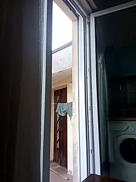 Snapshot of florin421 chatting on March 28, 2026, 4:28 pm florin421 online show from March 28, 2026, 4:28 pm