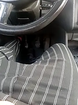 Snapshot of florin421 chatting on April 1, 2026, 6:14 am florin421 online show from April 1, 2026, 6:14 am