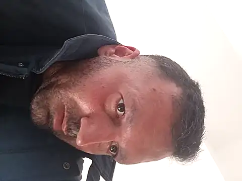 Snapshot of florin421 chatting on April 1, 2026, 1:41 pm florin421 online show from April 1, 2026, 1:41 pm