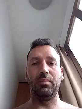 Snapshot of florin421 chatting on April 2, 2026, 5:32 pm florin421 online show from April 2, 2026, 5:32 pm