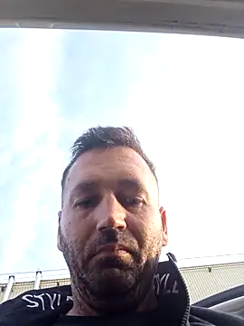 Snapshot of florin421 chatting on April 3, 2026, 5:38 am florin421 online show from April 3, 2026, 5:38 am