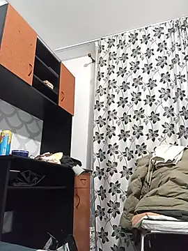 Snapshot of florin421 chatting on April 12, 2026, 1:16 pm florin421 online show from April 12, 2026, 1:16 pm