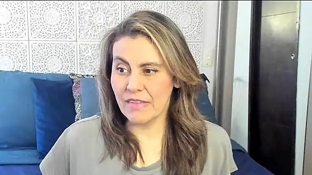 Snapshot of V_monse chatting on January 30, 2025, 4:13 pm V monse online show from January 30, 2025, 4:13 pm