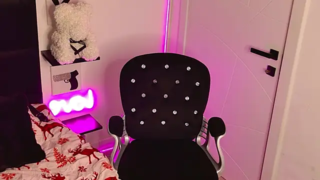 MissAmeliaa online show from December 13, 2025, 7:53 pm