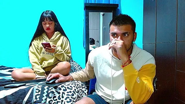 Snapshot of 2ScarletandRyan8 chatting on January 29, 2025, 10:05 am 2ScarletandRyan8 online show from January 29, 2025, 10:05 am