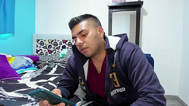 Snapshot of 2ScarletandRyan8 chatting on March 21, 2025, 1:12 pm 2ScarletandRyan8 online show from March 21, 2025, 1:12 pm