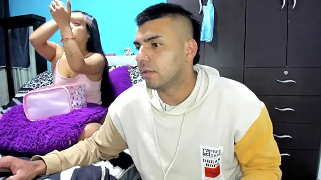 Snapshot of 2ScarletandRyan8 chatting on October 23, 2025, 10:03 am 2ScarletandRyan8 online show from October 23, 2025, 10:03 am