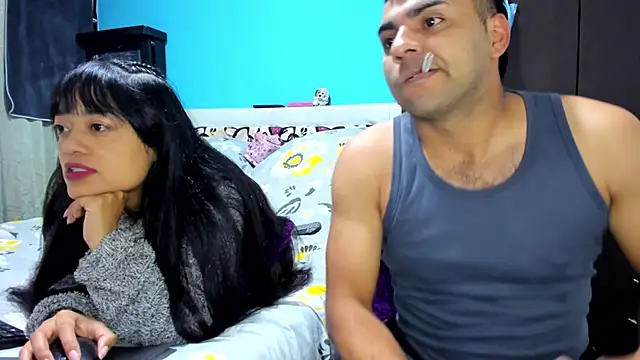 Snapshot of 2ScarletandRyan8 chatting on October 31, 2025, 10:05 am 2ScarletandRyan8 online show from October 31, 2025, 10:05 am