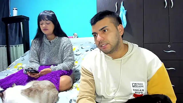 Snapshot of 2ScarletandRyan8 chatting on November 5, 2025, 10:04 am 2ScarletandRyan8 online show from November 5, 2025, 10:04 am