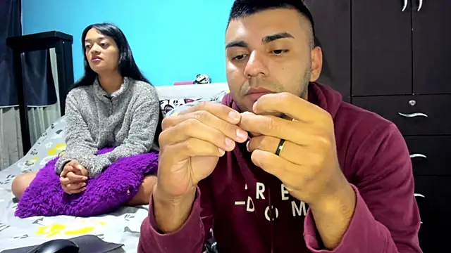 Snapshot of 2ScarletandRyan8 chatting on November 11, 2025, 10:04 am 2ScarletandRyan8 online show from November 11, 2025, 10:04 am