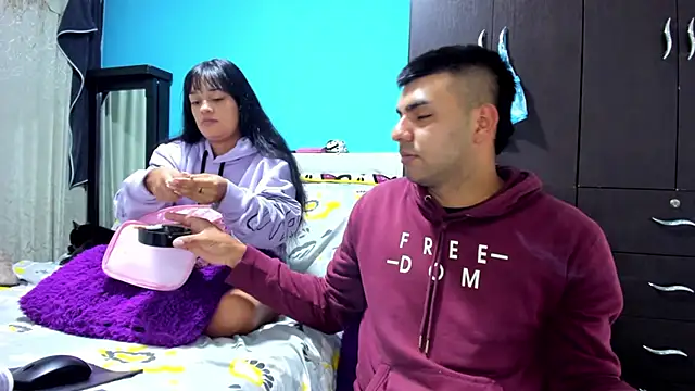 Snapshot of 2ScarletandRyan8 chatting on November 15, 2025, 10:01 am 2ScarletandRyan8 online show from November 15, 2025, 10:01 am