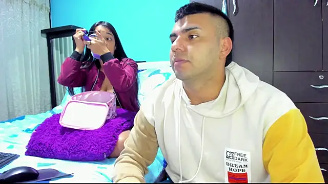 Snapshot of 2ScarletandRyan8 chatting on November 28, 2025, 10:07 am 2ScarletandRyan8 online show from November 28, 2025, 10:07 am