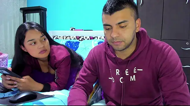 Snapshot of 2ScarletandRyan8 chatting on December 18, 2025, 9:59 am 2ScarletandRyan8 online show from December 18, 2025, 9:59 am