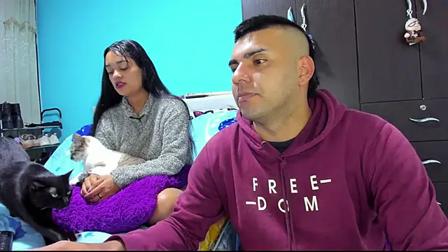 Snapshot of 2ScarletandRyan8 chatting on December 23, 2025, 10:02 am 2ScarletandRyan8 online show from December 23, 2025, 10:02 am