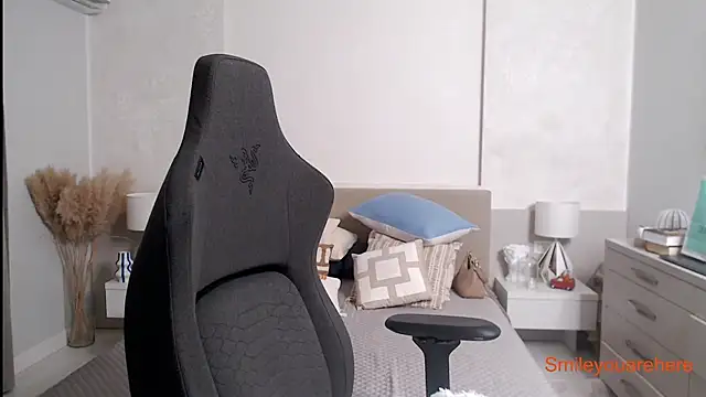 Smileyouarehere online show from September 21, 2025, 3:19 am