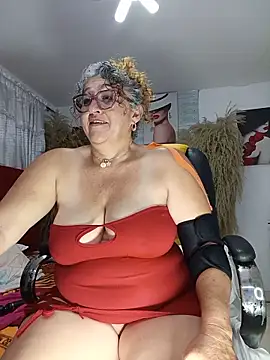 evelin hott online show from May 24, 2026, 9:42 pm