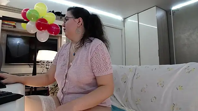 Snapshot of ILoveToFeelU chatting on December 22, 2025, 5:54 pm ILoveToFeelU online show from December 22, 2025, 5:54 pm