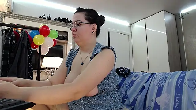 Snapshot of ILoveToFeelU chatting on January 15, 2026, 9:40 pm ILoveToFeelU online show from January 15, 2026, 9:40 pm