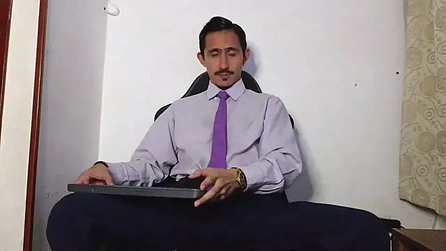 Snapshot of HomeAloneK chatting on February 4, 2026, 7:31 pm HomeAloneK online show from February 4, 2026, 7:31 pm