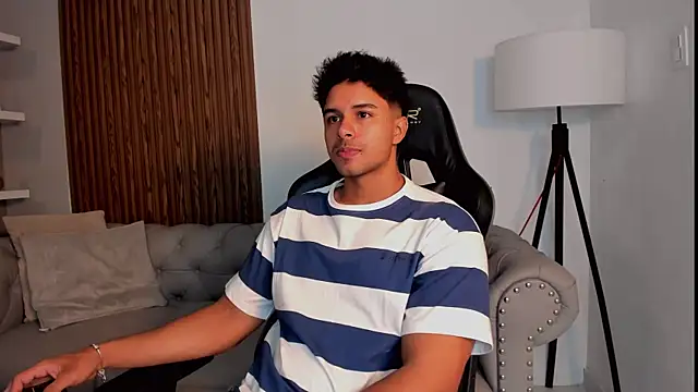 liam collins21 online show from September 13, 2025, 11:32 am