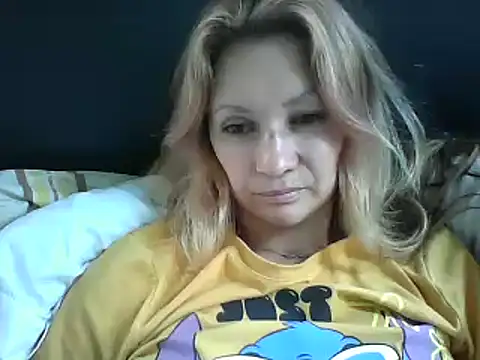 Snapshot of Paulita_x3 chatting on February 4, 2025, 4:39 pm Paulita x3 online show from February 4, 2025, 4:39 pm