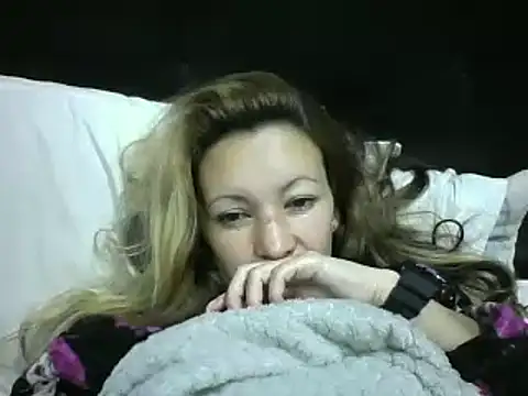 Snapshot of Paulita_x3 chatting on October 31, 2025, 11:11 am Paulita x3 online show from October 31, 2025, 11:11 am