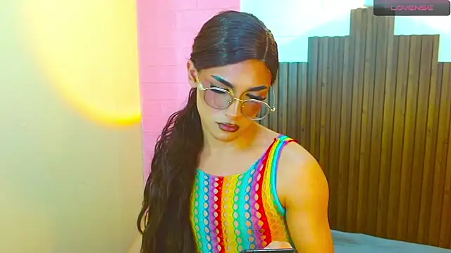 Snapshot of Mike_Nourr chatting on December 15, 2024, 9:35 am Mike Nourr online show from December 15, 2024, 9:35 am