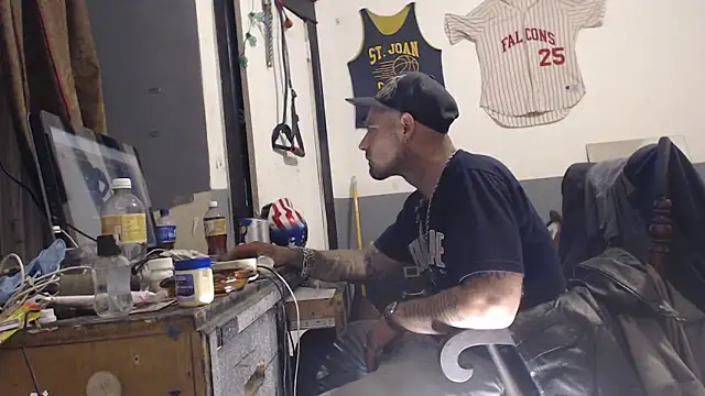 Snapshot of sledge901 chatting on November 9, 2025, 3:16 am sledge901 online show from November 9, 2025, 3:16 am