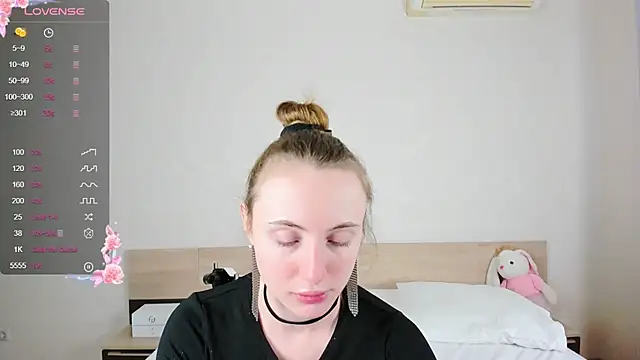 Cowell Adelina online show from October 7, 2025, 9:39 am