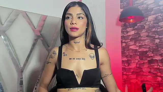 Snapshot of Trinna_harperr chatting on January 3, 2025, 11:03 am Trinna harperr online show from January 3, 2025, 11:03 am