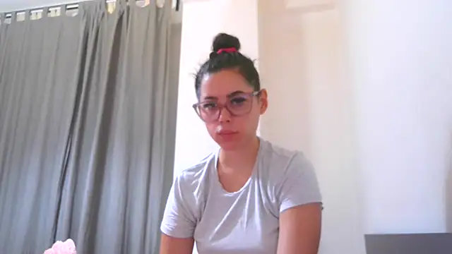 LovelyJulliette online show from October 18, 2025, 5:03 pm