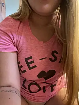 natashasweet online show from December 8, 2024, 3:45 pm