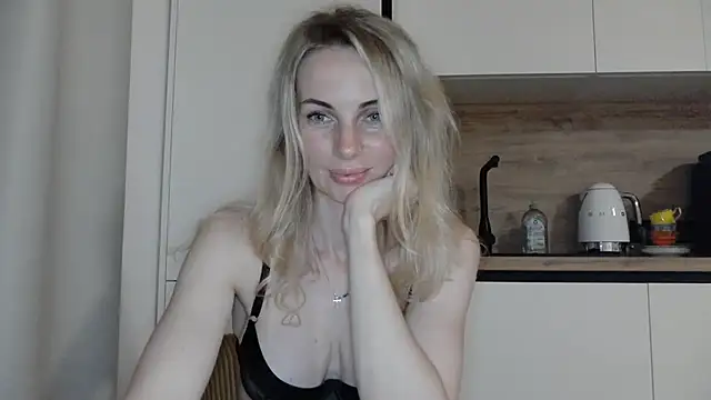 Snapshot of AlissonBia chatting on July 18, 2026, 8:12 pm AlissonBia online show from July 18, 2026, 8:12 pm