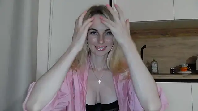 Snapshot of AlissonBia chatting on July 24, 2026, 8:18 pm AlissonBia online show from July 24, 2026, 8:18 pm
