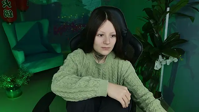 Snapshot of VeliraBraitberg chatting on December 13, 2024, 5:05 am VeliraBraitberg online show from December 13, 2024, 5:05 am