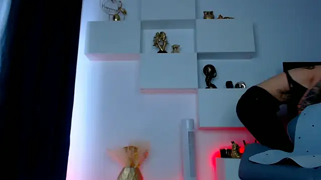 arianatattoos online show from September 22, 2025, 7:32 am