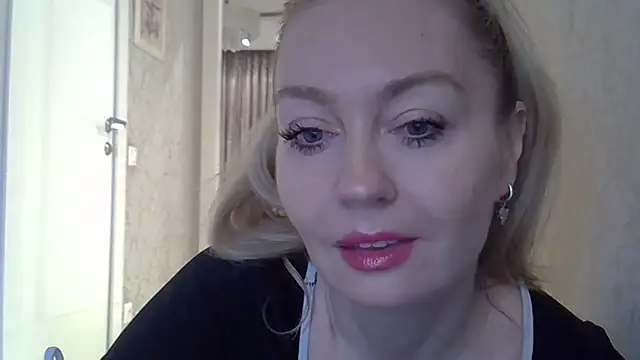 ZarinaSwift online show from March 13, 2026, 4:41 am